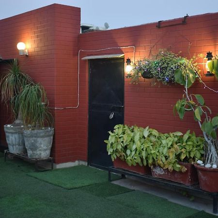Bunkmates Hostel Ню Делхи Екстериор снимка