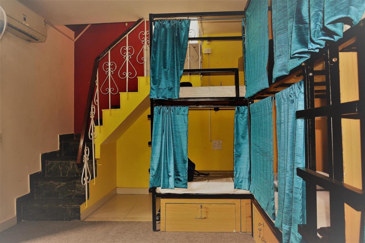 Bunkmates Hostel Ню Делхи Екстериор снимка