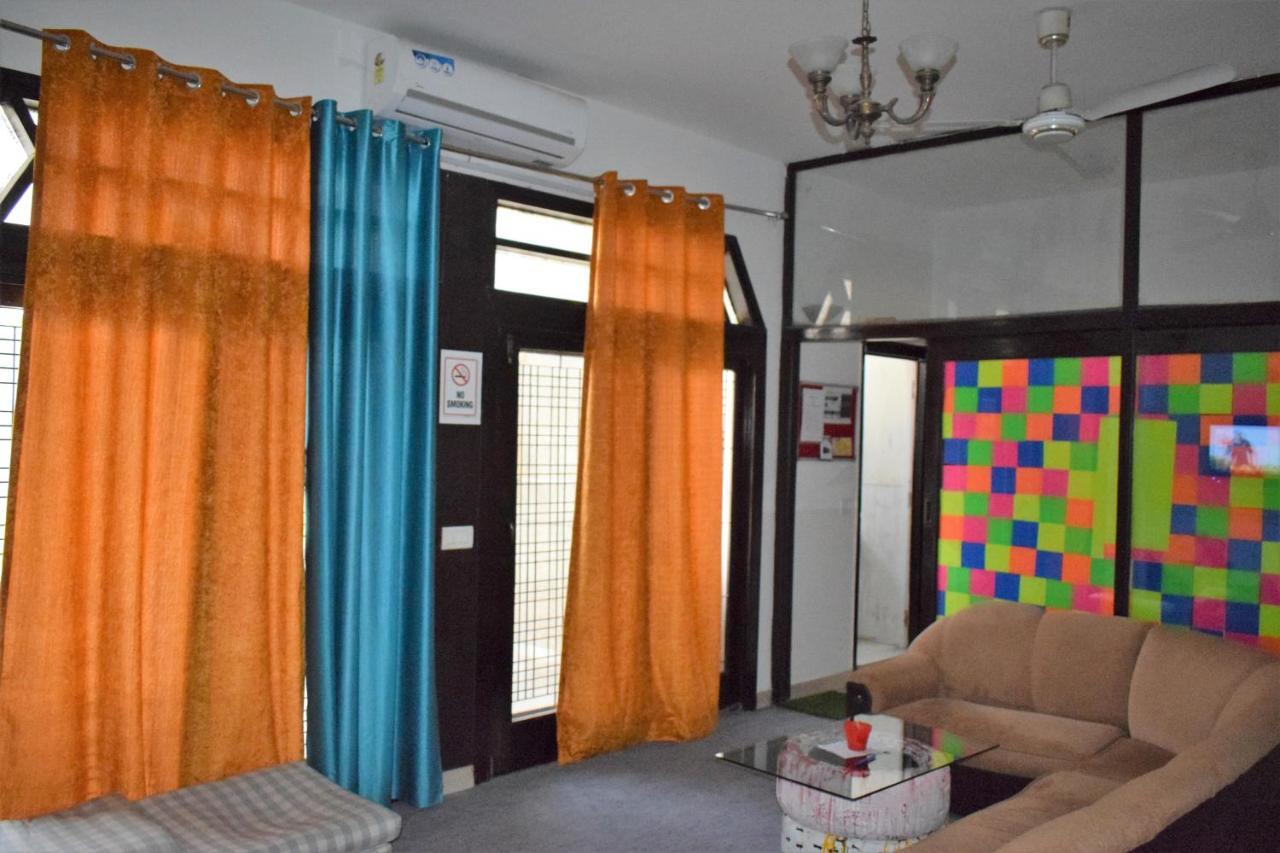 Bunkmates Hostel Ню Делхи Екстериор снимка
