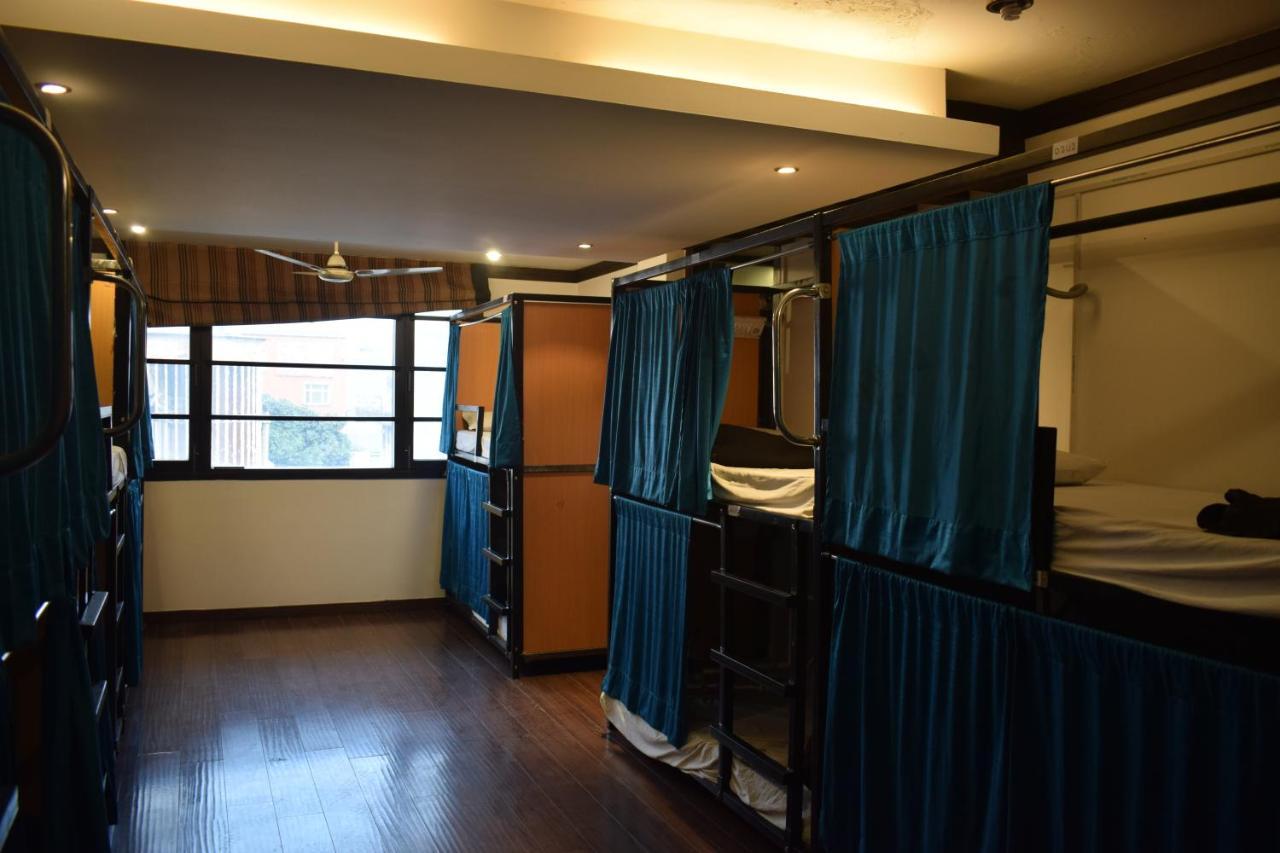 Bunkmates Hostel Ню Делхи Екстериор снимка
