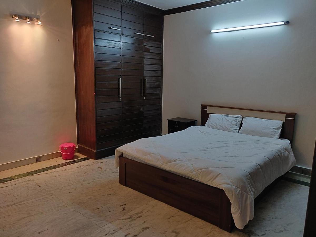 Bunkmates Hostel Ню Делхи Екстериор снимка